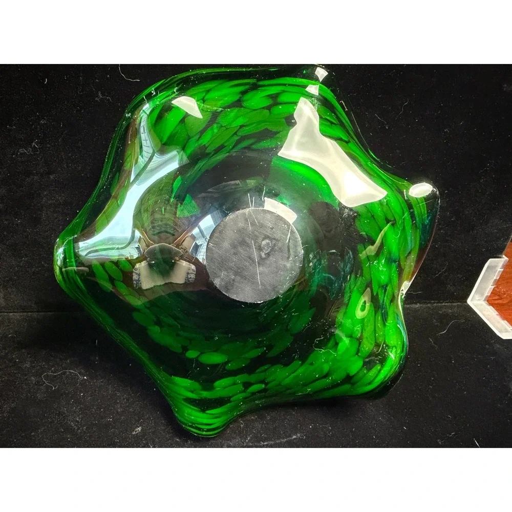 Hand‎ Blown Art Glass Ruffled Bowl Green Yellow Confetti Swirl Handkerchief Edge